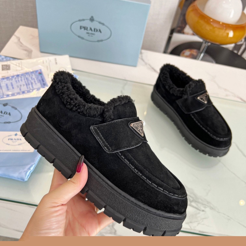 Pra*a casual shoes